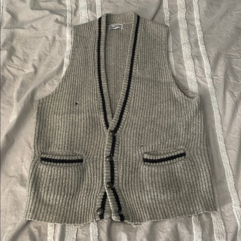 Vintage Sportswear lambswool gray collegiate button sweater vest, size medium
